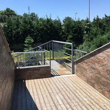 Petrol-is Misafirhanesi بيت ريفي اسطنبول