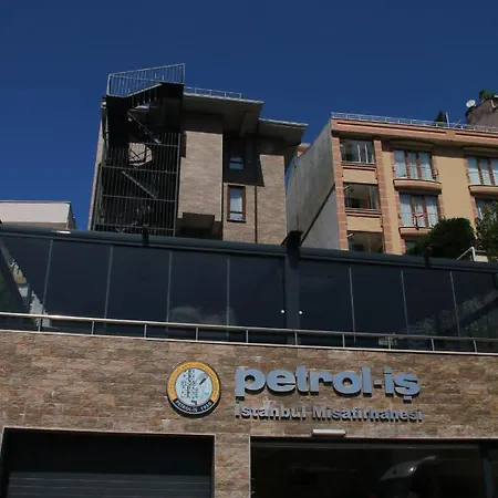 Petrol-is Misafirhanesi بيت ريفي