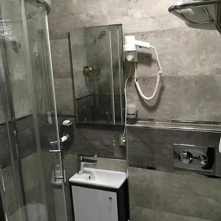 Petrol-is Misafirhanesi