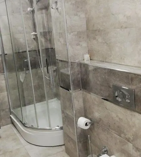 Petrol-is Misafirhanesi *