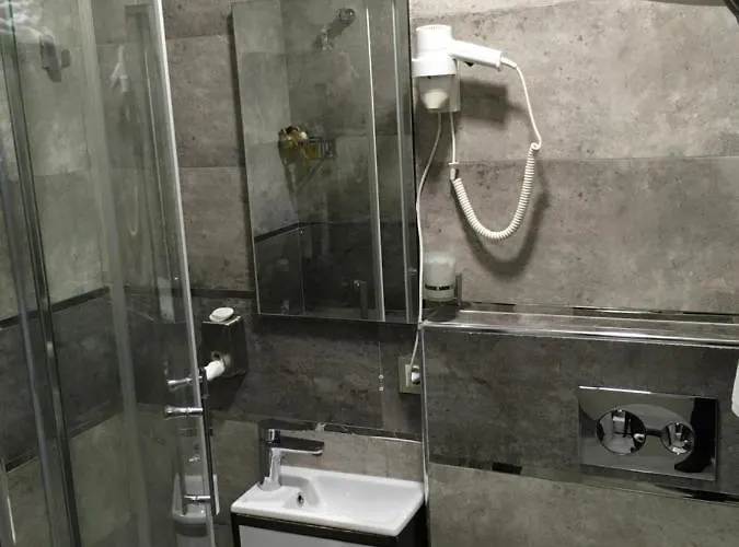 Petrol-is Misafirhanesi