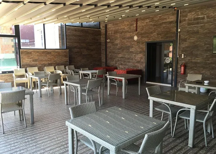 Petrol-is Misafirhanesi *