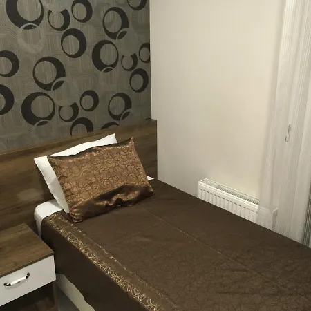 Petrol-is Misafirhanesi *